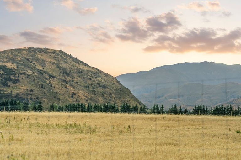 Photo of property in 624 Ballantyne Road, Wanaka, 9382