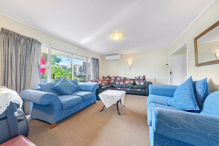 Photo of property in 137 Hutchinsons Road, Bucklands Beach, Auckland, 2014