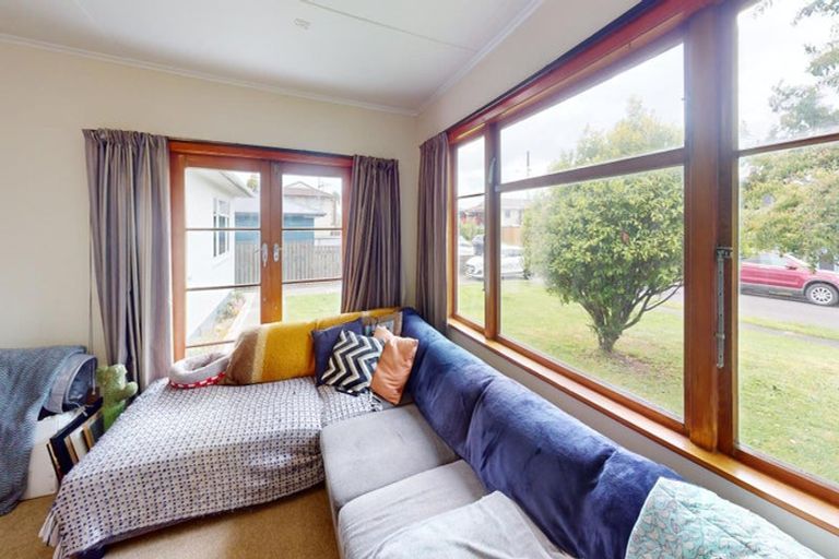 Photo of property in 6 Miles Place, Awapuni, Palmerston North, 4412