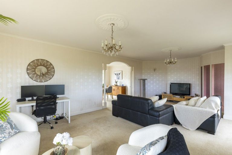 Photo of property in 188 Mangorei Road, Merrilands, New Plymouth, 4312