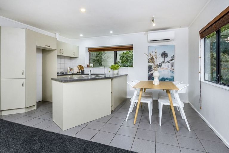 Photo of property in 2/23 Heathglen Place, Bayview, Auckland, 0629