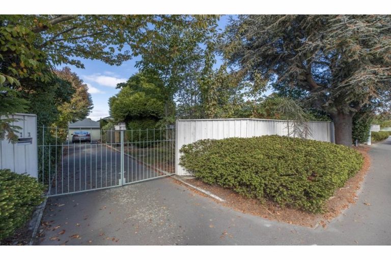 Photo of property in 11 Masham Road, Broomfield, Christchurch, 8042