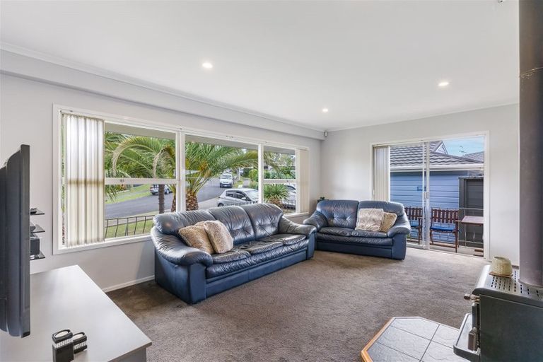 Photo of property in 3 Stansfield Place, Sunnyhills, Auckland, 2010