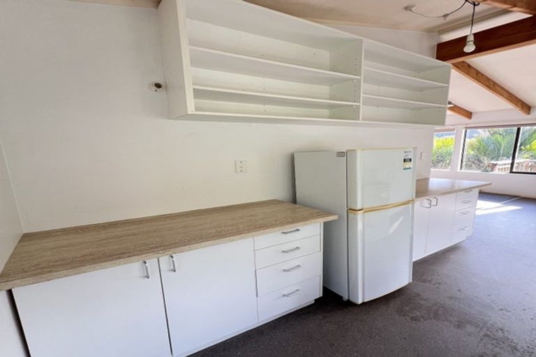 Photo of property in 89 Glenesk Road, Piha, New Lynn, 0772