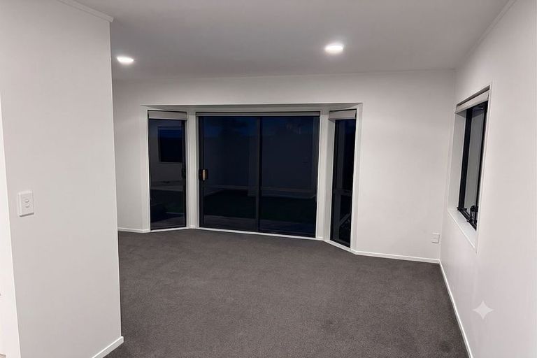 Photo of property in 27a Willoughby Avenue, Howick, Auckland, 2014