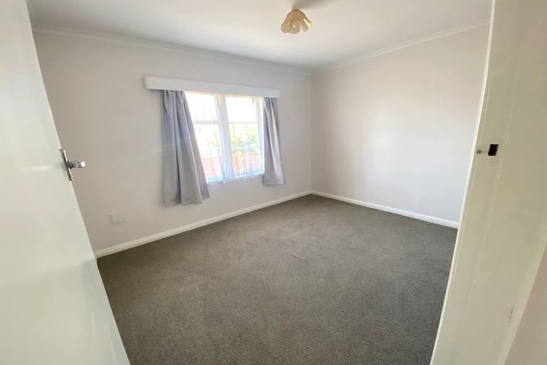Photo of property in 102 Bartholomew Road, Levin, 5510