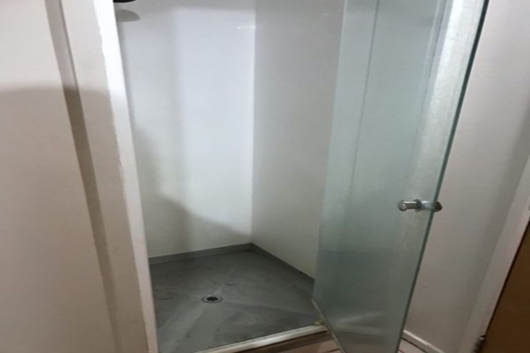 Photo of property in 2/2 Dowse Drive, Maungaraki, Lower Hutt, 5010