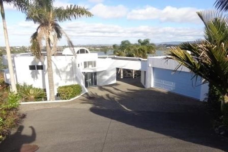 Photo of property in 21 Renoir Street, West Harbour, Auckland, 0618