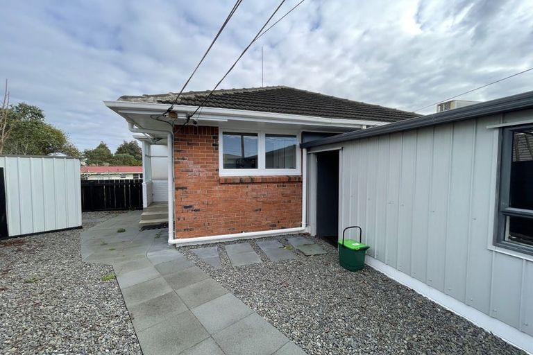 Photo of property in 1/31 Exmouth Road, Northcote, Auckland, 0627