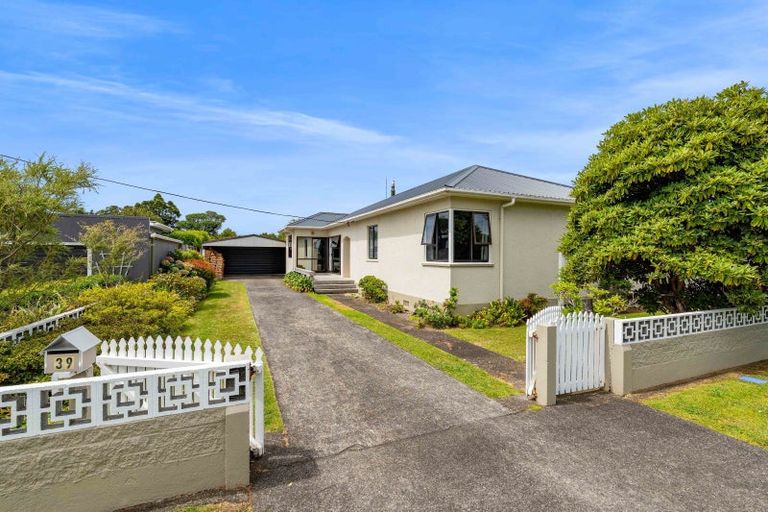 Photo of property in 39 Lismore Street, Strandon, New Plymouth, 4312
