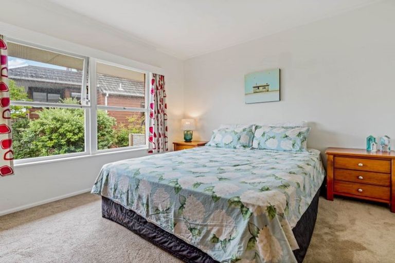 Photo of property in 2/9 Moana Avenue, Belmont, Auckland, 0622