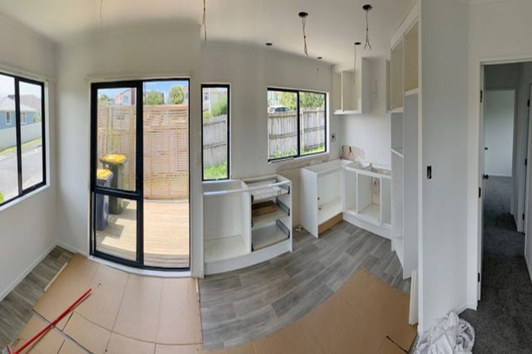 Photo of property in 9 Valdale Road, Henderson, Auckland, 0610