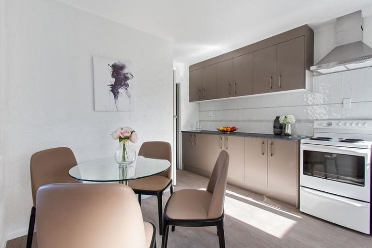 Photo of property in 30 Barrys Road, Glendene, Auckland, 0602