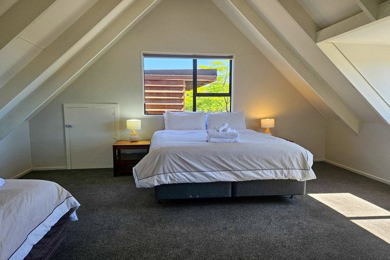 Photo of property in 4 Hamilton Drive, Lake Tekapo, 7999