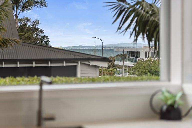 Photo of property in 1/2a Earnoch Avenue, Takapuna, Auckland, 0622