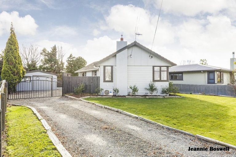 Photo of property in 29 Benmore Avenue, Cloverlea, Palmerston North, 4412