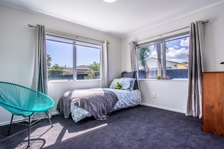 Photo of property in 13 Rutherford Drive, Waikanae Beach, Waikanae, 5036