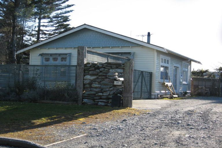 Photo of property in 35 Rolleston Street, Hokitika, 7810