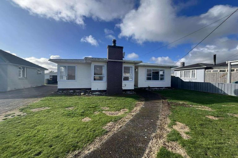 Photo of property in 3 Kauri Street, Levin, 5510