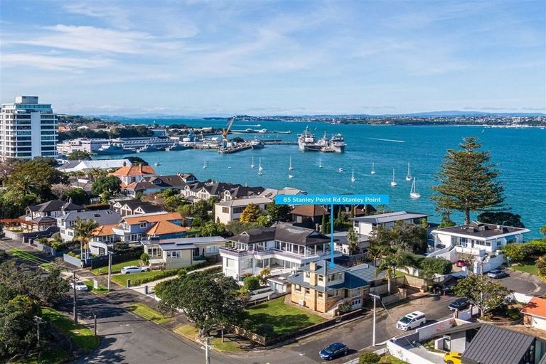 Photo of property in 85 Stanley Point Road, Stanley Point, Auckland, 0624
