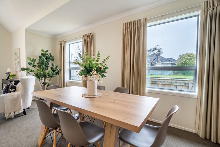 Photo of property in 1 Yeats Grove, Trentham, Upper Hutt, 5018