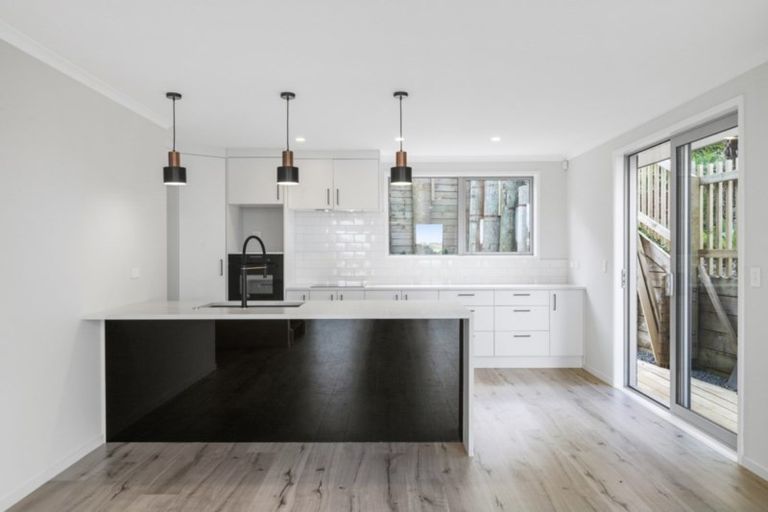 Photo of property in 2 Valley Heights Lane, Pukekohe, 2120