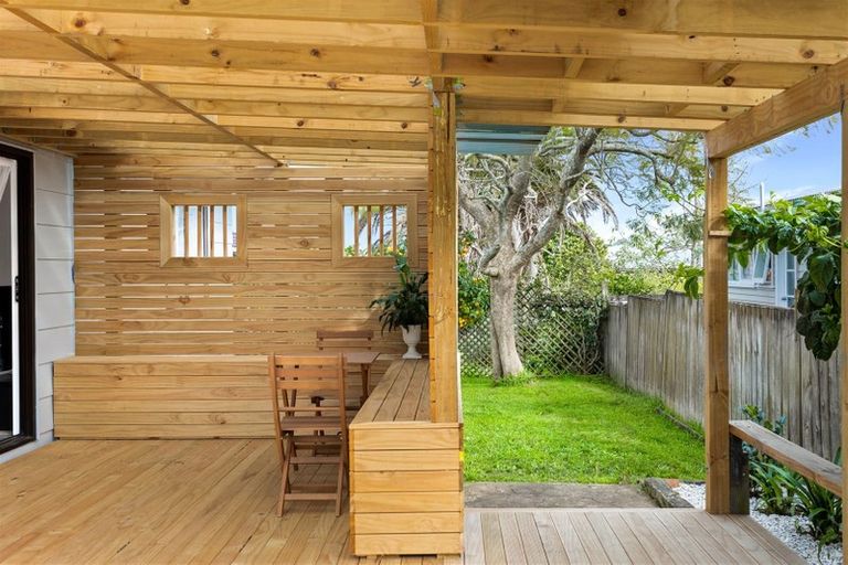 Photo of property in 1/50a Tawa Crescent, Manurewa, Auckland, 2102