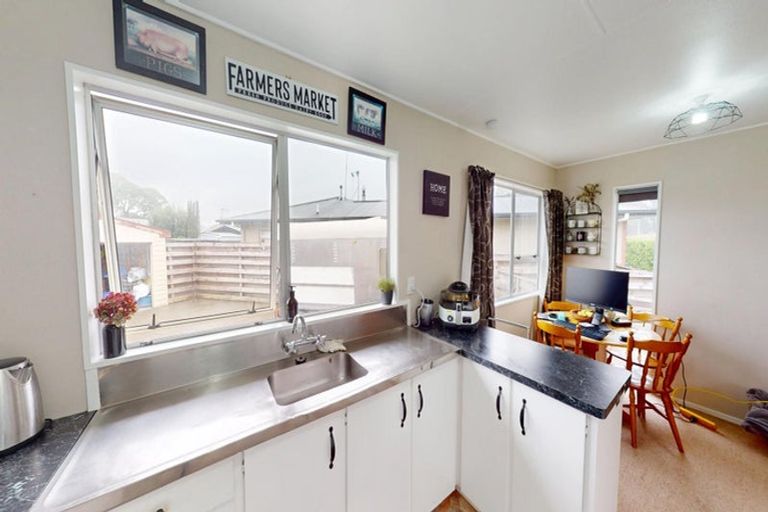 Photo of property in 8 Custom Street, Ashhurst, 4810