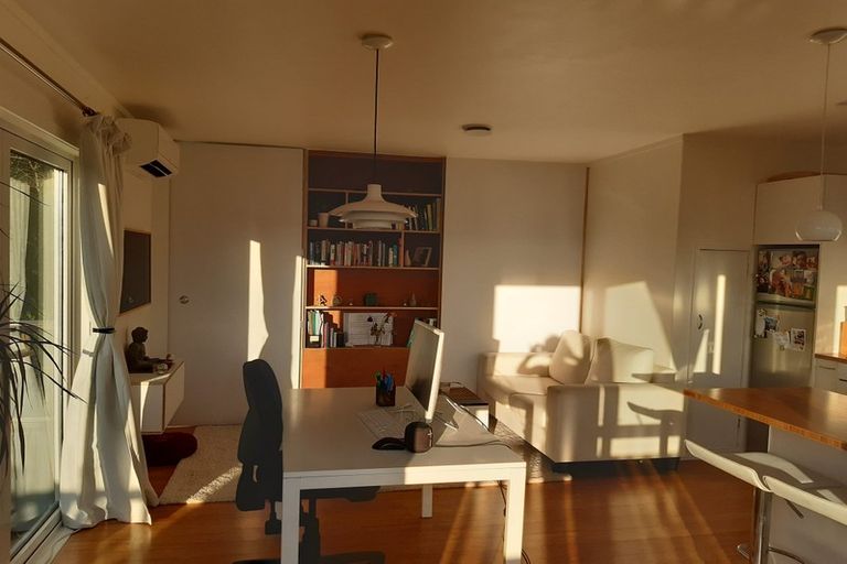 Photo of property in 3 Western Court, Sunnyvale, Auckland, 0612