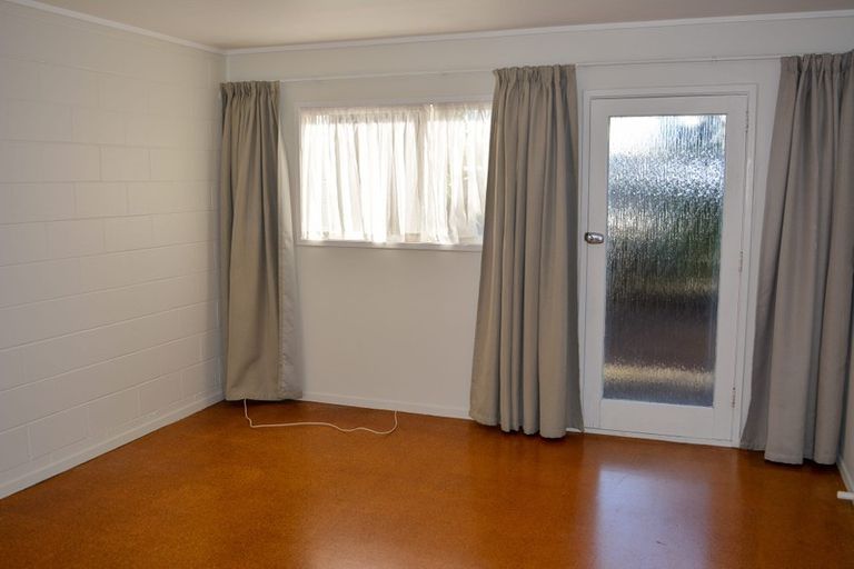 Photo of property in 6/318 Te Atatu Road, Te Atatu South, Auckland, 0610