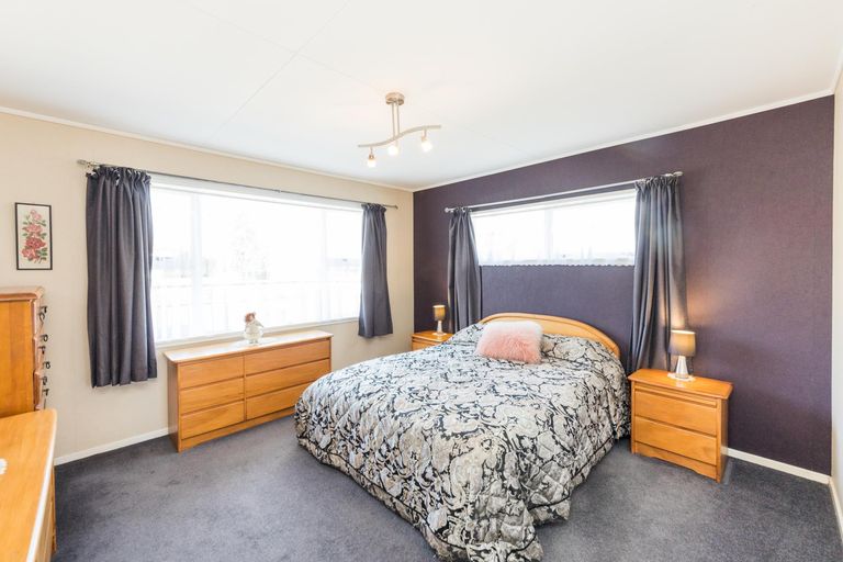Photo of property in 46 Abraham Crescent, Milson, Palmerston North, 4414
