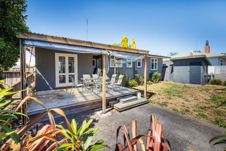 Photo of property in 27 Knowles Street, Terrace End, Palmerston North, 4410