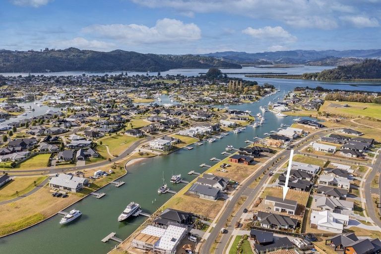 Photo of property in 14 Awatea Drive, Whitianga, 3510