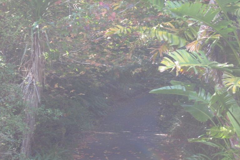 Photo of property in 63a Woodfern Crescent, Titirangi, Auckland, 0604