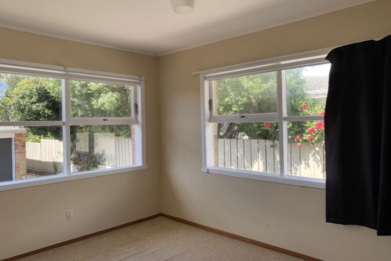 Photo of property in 22 Botany Road, Howick, Auckland, 2010