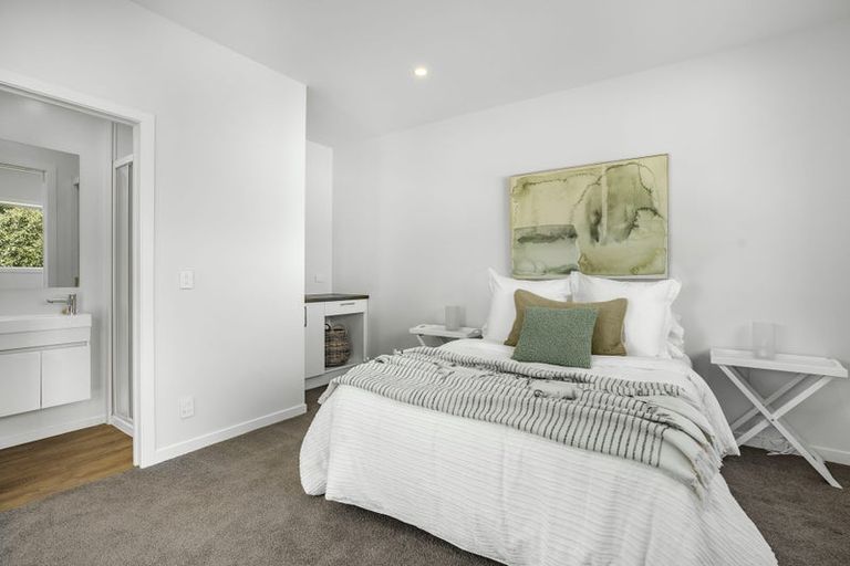 Photo of property in 23 Pukatea Street, Eastbourne, Lower Hutt, 5013