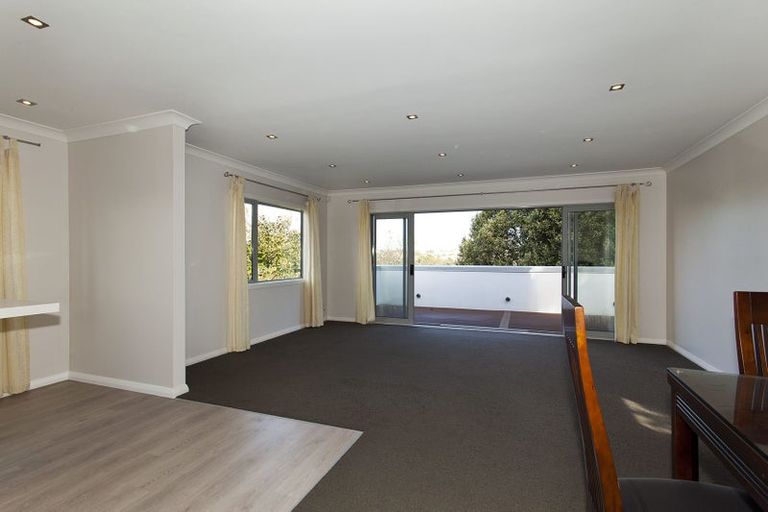 Photo of property in 2/1 Keys Street, Belmont, Auckland, 0622