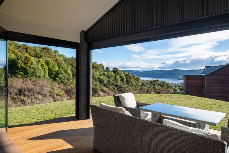 Photo of property in 13 Sparrowhawk Way, Kinloch, Taupo, 3377