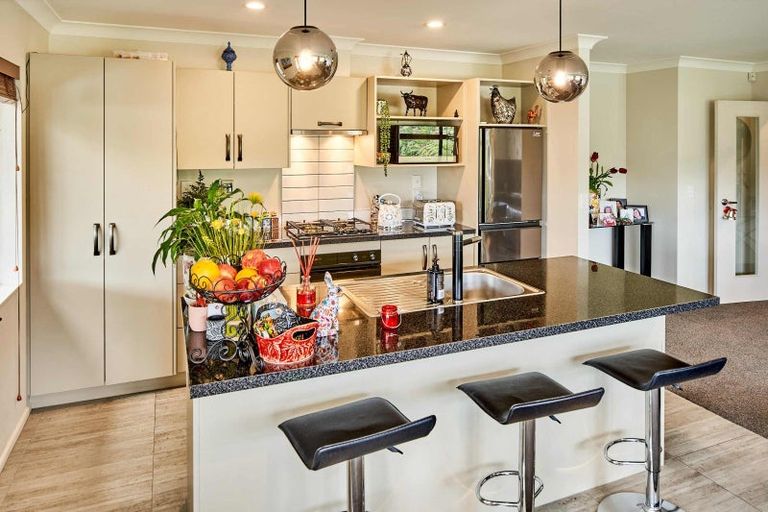 Photo of property in 38 Speldhurst Grove, Stokes Valley, Lower Hutt, 5019