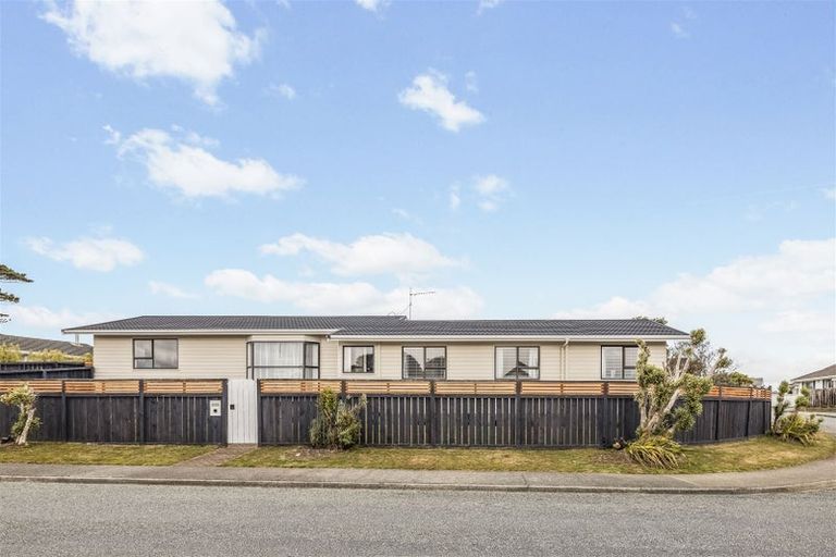 Photo of property in 166 Mark Avenue, Grenada Village, Wellington, 6037