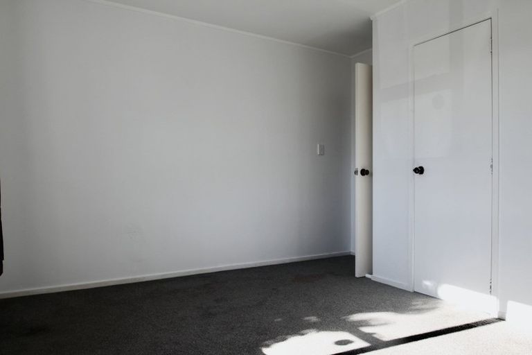 Photo of property in 2/12 Tamworth Close, Manurewa, Auckland, 2102