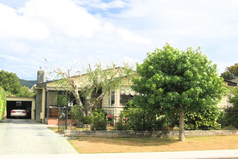 Photo of property in 37 Kiwi Street, Heretaunga, Upper Hutt, 5018