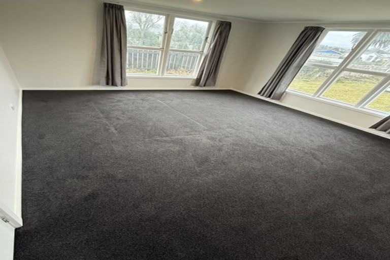Photo of property in 1 Robertshawe Crescent, Dannevirke, 4930