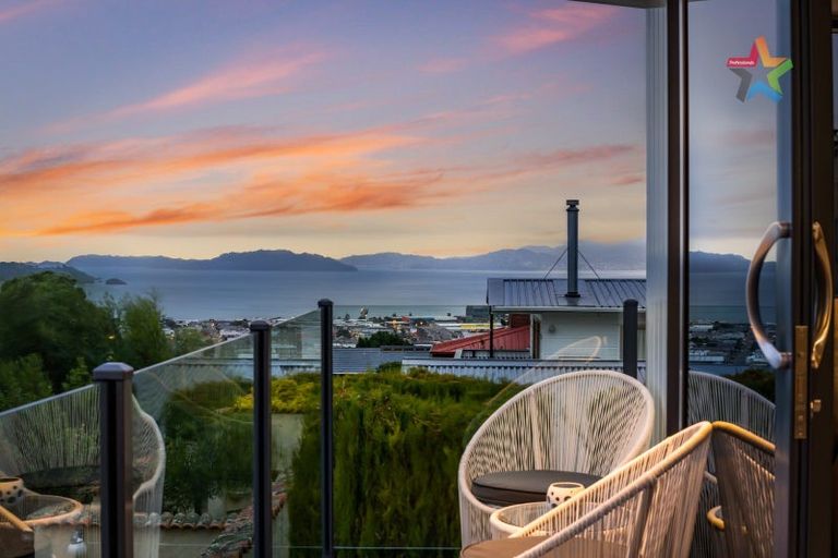 Photo of property in 20 Chestnut Grove, Maungaraki, Lower Hutt, 5010