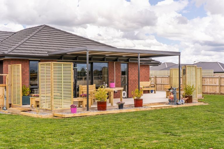 Photo of property in 7 Routhan Way, Carterton, 5713