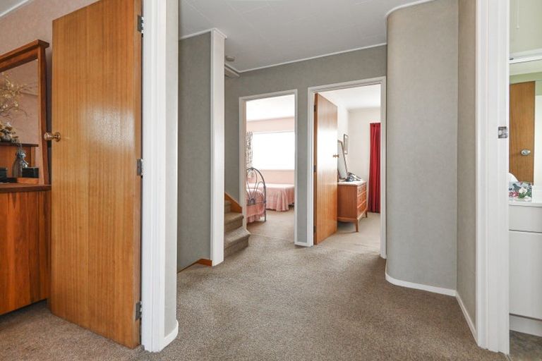 Photo of property in 1409 Warwick Place, Mayfair, Hastings, 4122