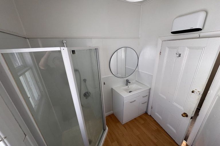 Photo of property in 19 Holloway Road, Aro Valley, Wellington, 6021