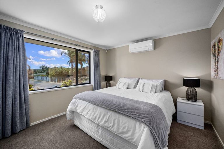 Photo of property in 56 Cabeleigh Drive, Helensville, 0800