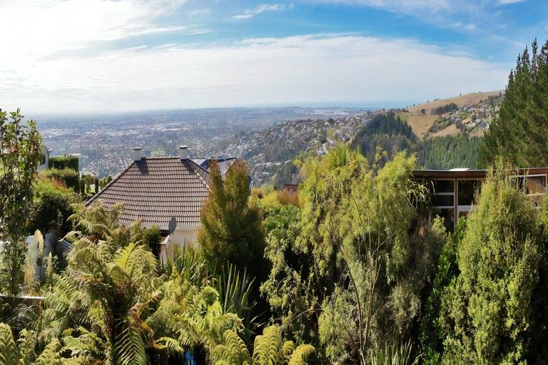 Photo of property in 33 Harry Ell Drive, Cashmere, Christchurch, 8022