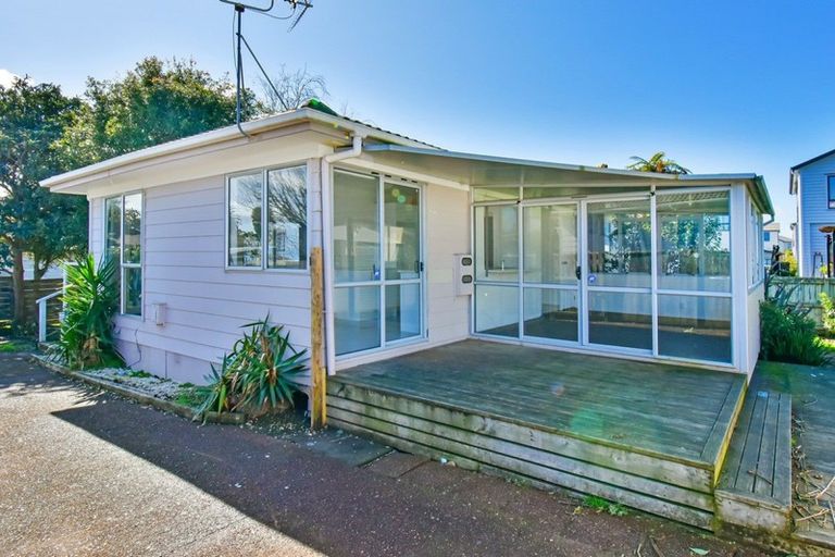 Photo of property in 31 Becker Drive, Weymouth, Auckland, 2103